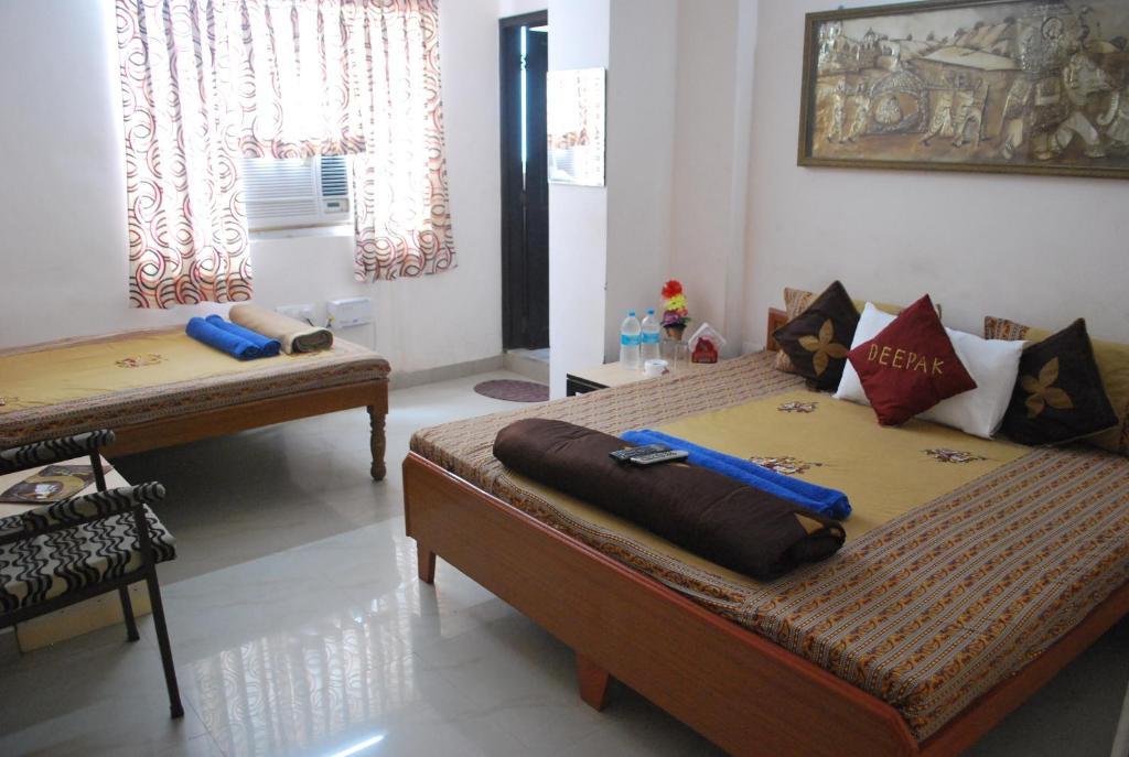 Hotel Deepak Jaipur Oda fotoğraf